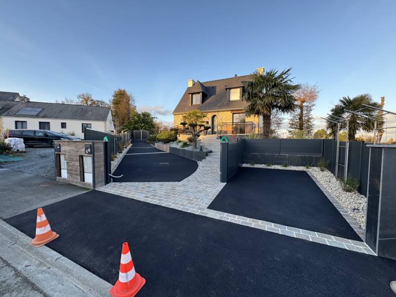 Pose de pavés extérieurs à Talensac – Aménagement d’allée et entrée de maison